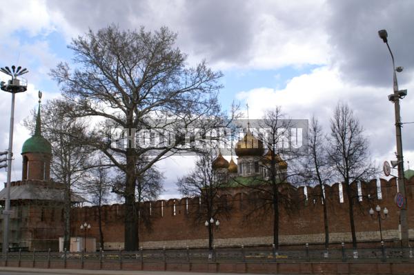 Стена Тульского кремля. Одоевская башня и Успенский собор / Город, архитектура / городской пейзаж