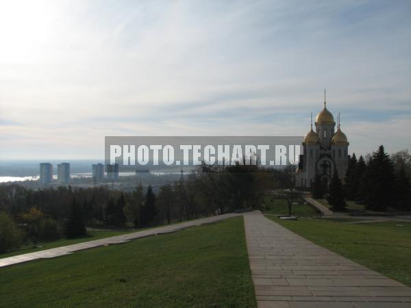 Вид на Волгу и Волгоград с Мамаева кургана / Город, архитектура / городской пейзаж