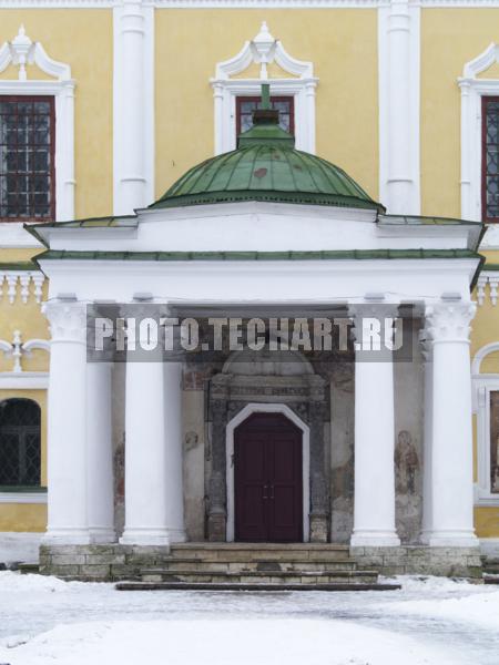 вход в Спасо-Преображенский собор / Город, архитектура / архитектура и скульптура