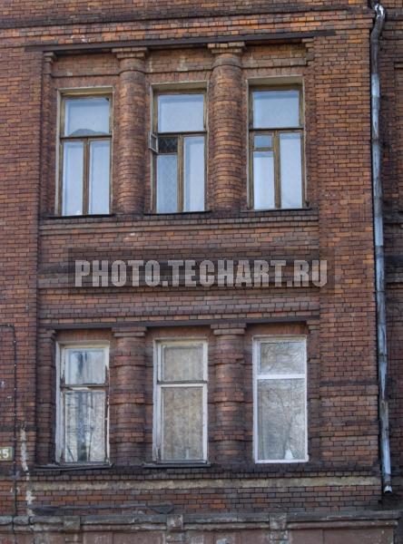 старый кирпичный дом / Город, архитектура / фрагменты и детали