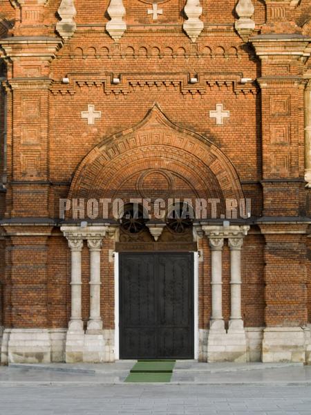 Вход в  Успенскую церковь / Город, архитектура / фрагменты и детали