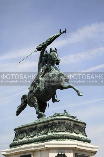 Европа. Австрия. Вена. Скульптура лошади / Город, архитектура / архитектура и скульптура