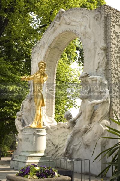 Европа. Австрия. Вена. Памятник Иоганну Штраусу / Город, архитектура / архитектура и скульптура