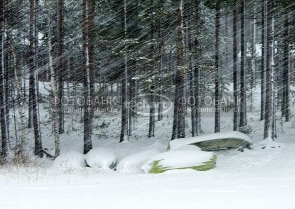 лодки, занесенные снегом / Природа / зимний пейзаж