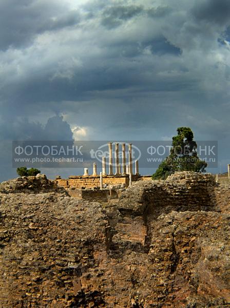 Капитолийский храм, посвященный императорам Марку Аврелию и Коммоду. / Город, архитектура / архитектура и скульптура