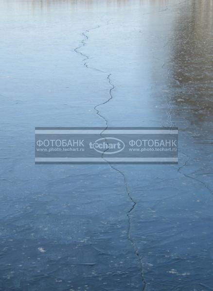 тающий лед на реке / Фоны и фактуры / природные