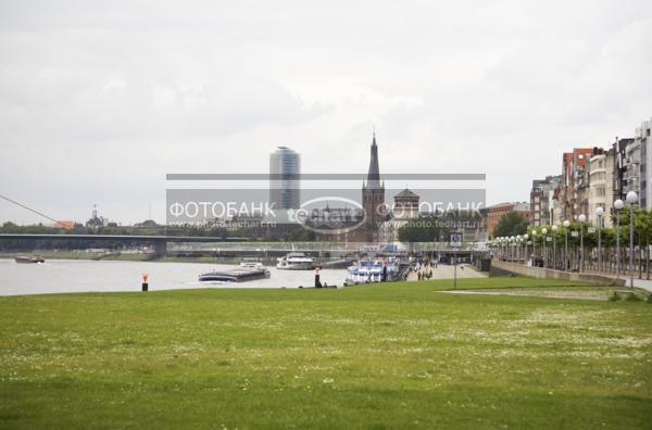 Германия. Дюссельдорф. Набережная Рейна. Germany. Duesseldorf / Город, архитектура / городской пейзаж