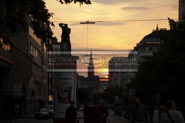 Германия. Памятник фотографу в Дюссельдорфе. Germany. Duesseldorf. / Город, архитектура / городской пейзаж