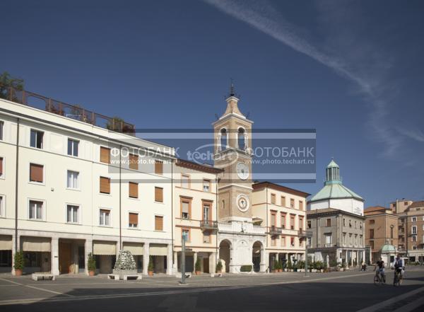 Италия. Римини. Площадь Тре Мартири. Italy. Rimini. Piazza Tre Martiri. / Город, архитектура / городской пейзаж