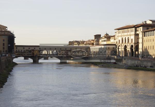 Италия. Флоренция. Река Арно. Золотой мост. Italy. Florence. Arno river. The Golden Bridge. / Город, архитектура / городской пейзаж