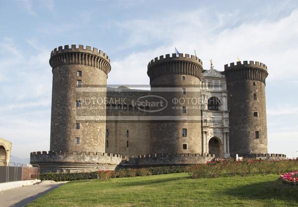 Италия. Неаполь. Крепость. Italy. Napoli. Castle (Maschio) Angioino. / Город, архитектура / архитектура и скульптура