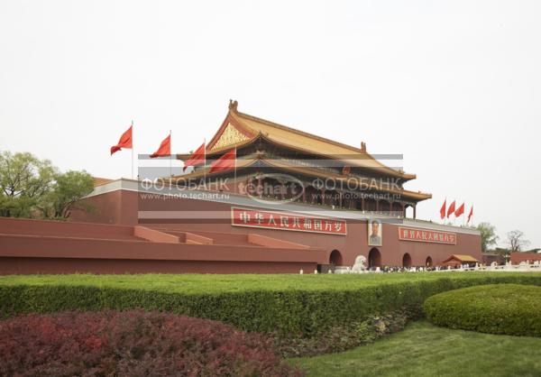 Китай. Пекин. Площадь Тяньаньмэнь. Трибуна. China. Beijing. Tiananmen Square. / Город, архитектура / архитектура и скульптура