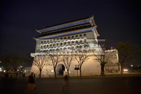 Китай. Пекин. Ночной вид. China. Beijing. Night View. / Город, архитектура / архитектура и скульптура