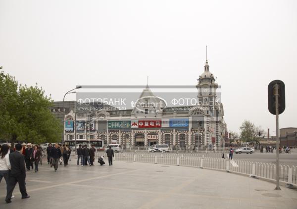 Китай. Пекин. Вокзал. China. Beijing. Railway station. / Город, архитектура / городской пейзаж