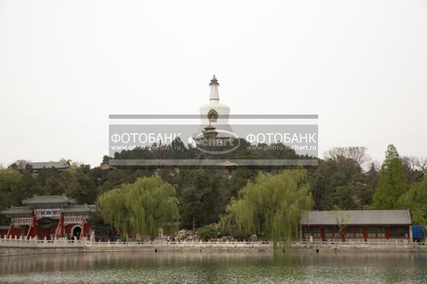 Китай. Пекин. Парк Бейхай. China. Beijing. Beihai park. / Город, архитектура / сады и парки