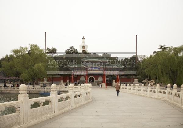 Китай. Пекин. Парк Бейхай. China. Beijing. Beihai park. / Город, архитектура / сады и парки