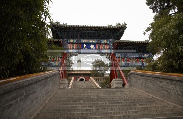 Китай. Пекин. Парк Бейхай. China. Beijing. Beihai park. / Город, архитектура / сады и парки