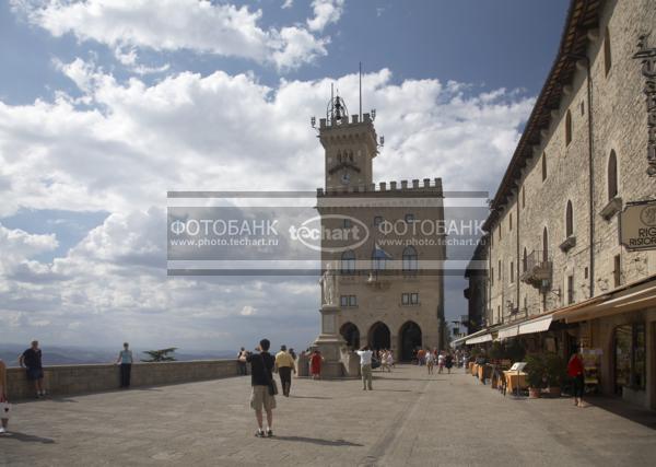 Сан-Марино. Пьяцца делла Либерта. Палаццо Пубблико. San-Marino. Piazza della Liberta. Palazzo Pubblico. / Город, архитектура / городской пейзаж