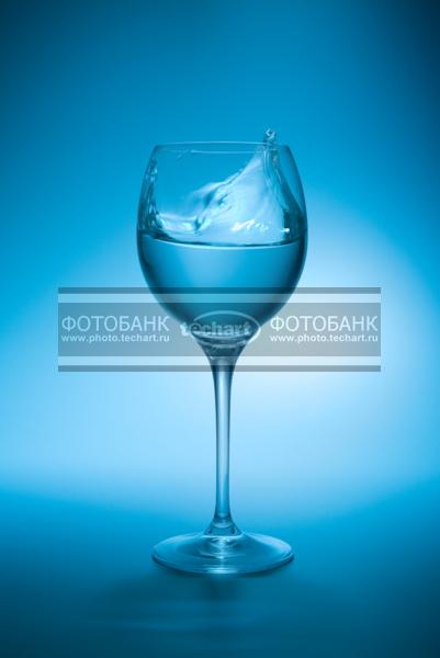 бокал с водой / Еда и напитки / напитки