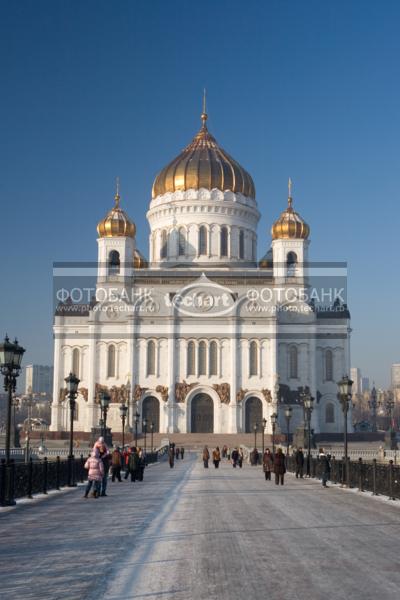 Храм Христа Спасителя зимой / Город, архитектура / архитектура и скульптура