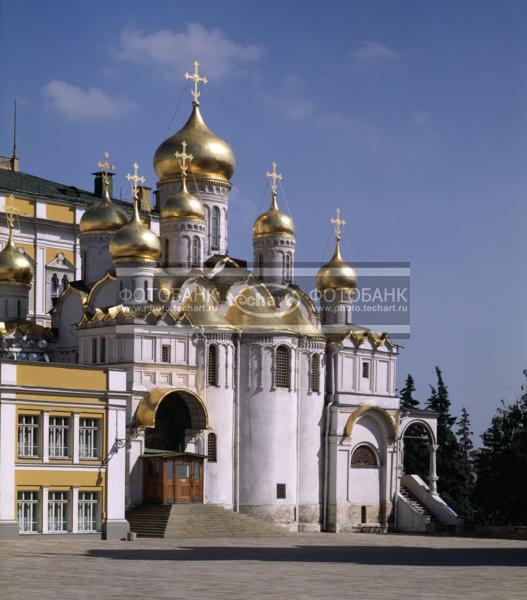 Храм / Город, архитектура / городской пейзаж