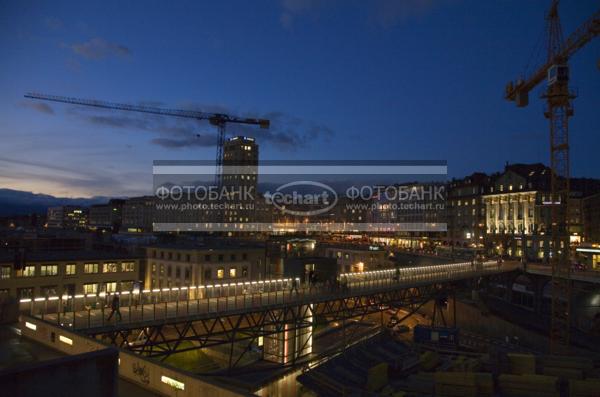 Европа. Швейцария. Строительный кран в Лозанне / Город, архитектура / строительство