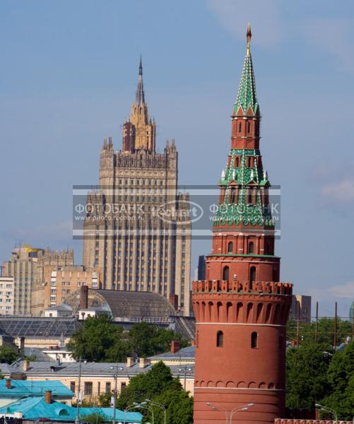 Москва. вид на / Город, архитектура / городской пейзаж