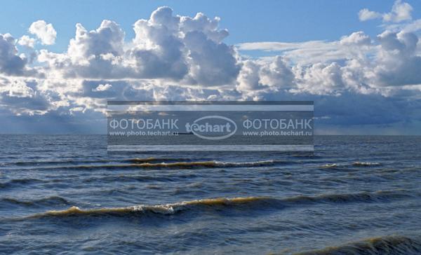 Баржа в море / Природа / моря и океаны