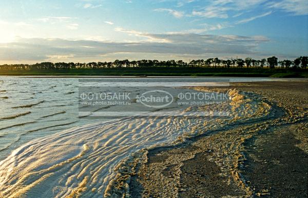 Берег озера / Природа / реки и озера