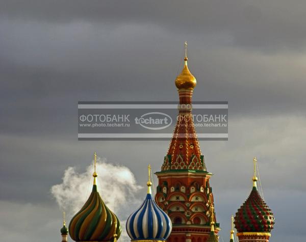 Москва. Красная площадь. Купола собора Василия Блаженного / Город, архитектура / фрагменты и детали