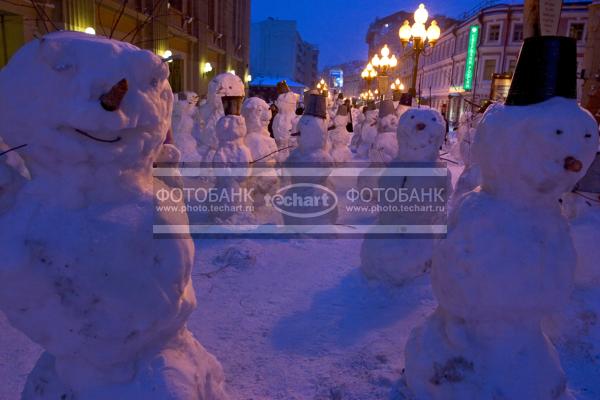 Москва. Снеговики на Старом Арбате / Город, архитектура / городской пейзаж