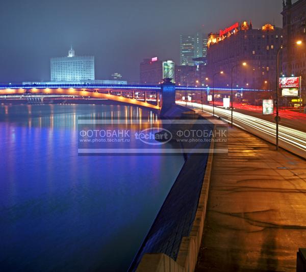 Москва. Набережная / Город, архитектура / городской пейзаж