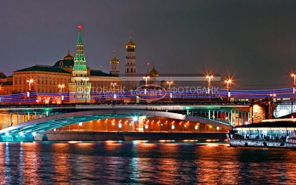 Москва. Набережная / Город, архитектура / городской пейзаж