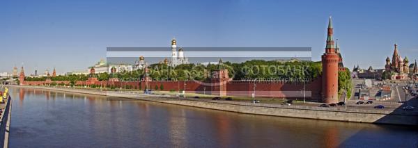 Москва. Панорама. Набережная в видом на Кремль / Город, архитектура / городской пейзаж