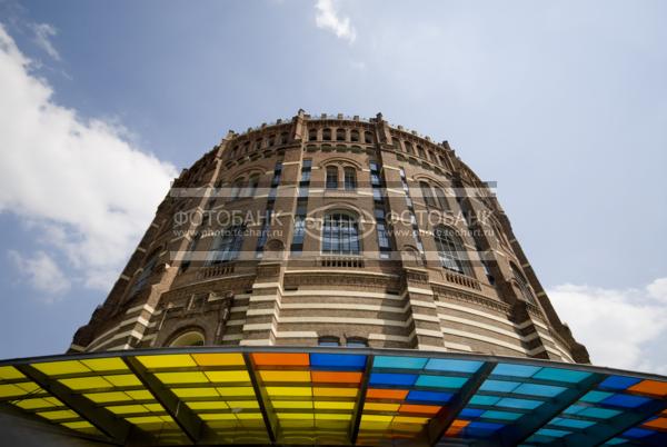 Европа. Австрия. Район Зиммеринг. Венский газометр. Gasometer Vienna / Город, архитектура / архитектура и скульптура