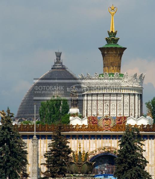 Москва. Вид на павильоны 