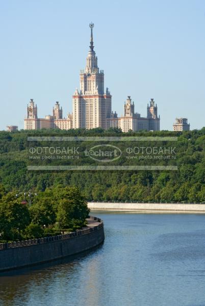 Москва. Вид на здание МГУ / Город, архитектура / городской пейзаж