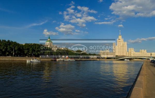 Москва. Высотка на Котельнической набережной / Город, архитектура / городской пейзаж