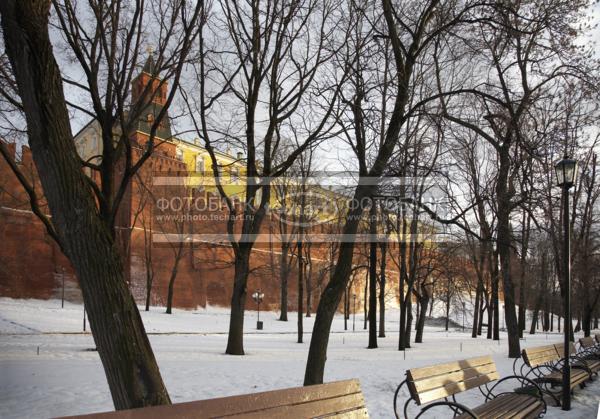 Россия. Москва. Александровский сад. Кремлевская стена. Russia. Moscow. Alexander Garden. Kremlin Wall / Город, архитектура / архитектура и скульптура