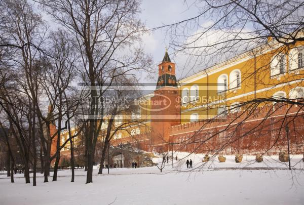 Россия. Москва. Александровский сад. Кремлевская стена. Russia. Moscow. Alexander Garden. Kremlin Wall / Город, архитектура / городской пейзаж