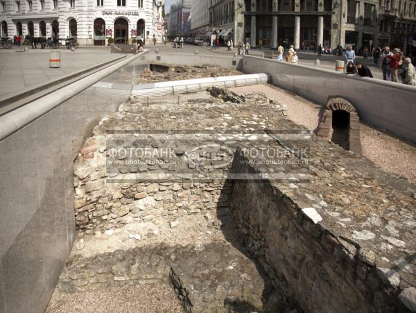 Европа. Австрия. Вена. Раскопка древних построек в центре Вены / Город, архитектура / архитектура и скульптура