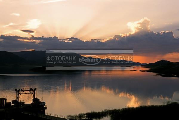 Восточный Казахстан. Западный Алтай. Бухтарминское водохранилище. Закат / Природа / закаты и рассветы