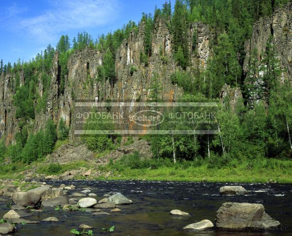 Русский пейзаж. Россия. Красноярский край. Эвенкия. Средняя Сибирь. Река Подкаменная Тунгуска. устье Большой Нерунгды. / Природа / горы