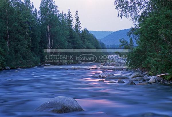 Русский пейзаж. Природа России. Россия. Тюменская область. Ханты-Мансийский автономный округ. Река Парнук у базы Парнук / Природа / реки и озера
