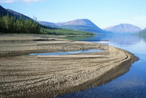 Русский пейзаж. Природа России. Россия. Сибирь. Красноярский край. Таймырский автономный округ. Полуостров Таймыр. Плато Путорана. Озеро Кутарамакан. Песчаная коса / Природа / прочее