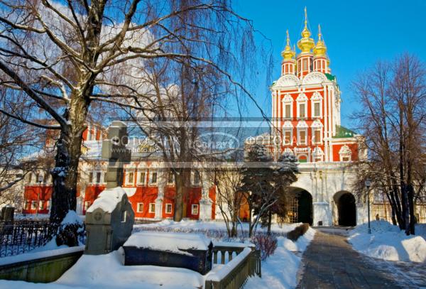 Россия. Москва. Новодевичий монастырь. Преображенская церковь / Город, архитектура / архитектура и скульптура