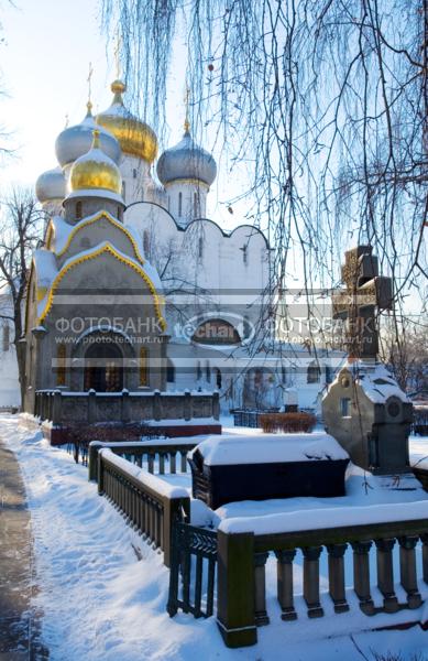 Россия. Москва. Новодевичий монастырь. Смоленский собор, памятник / Город, архитектура / архитектура и скульптура