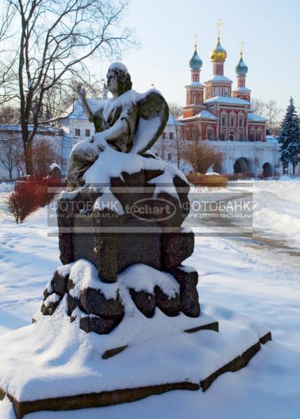 Россия. Москва. Новодевичий монастырь. Памятник надгробие / Город, архитектура / архитектура и скульптура