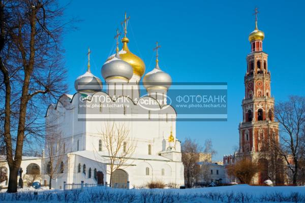 Россия. Москва. Новодевичий монастырь. Смоленский собор, колокольня / Город, архитектура / архитектура и скульптура