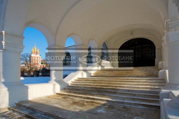 Россия. Москва. Новодевичий монастырь. Лестница / Город, архитектура / архитектура и скульптура